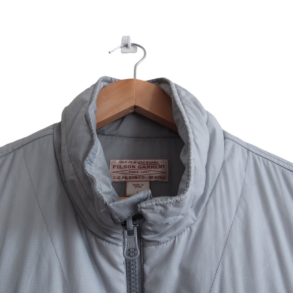 Filson Mens Light Grey Vest Size Large Nylon Primaloft Pockets Waist Drawcord - Picture 3 of 10